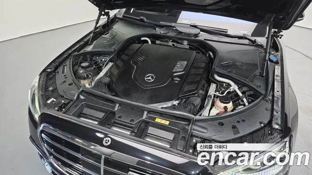 Mercedes-Benz S-Class 2021 thumb 4