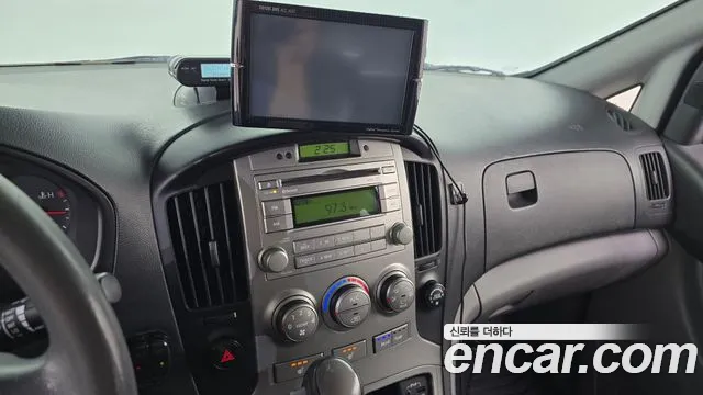 Hyundai Staria 2013 thumb 3