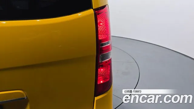 Hyundai Staria 2013 thumb 5