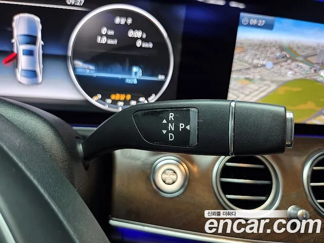 Mercedes-Benz E-Class 2016 thumb 6