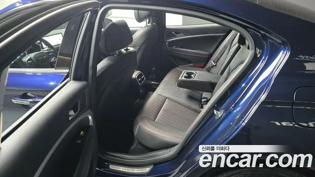 Genesis G70 2024 thumb 5