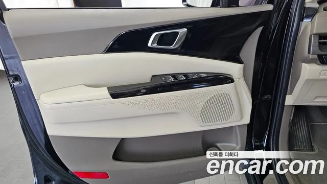 Kia Carnival 2021 thumb 9