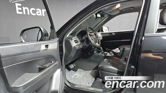 KGM Rexton 2018 thumb 2