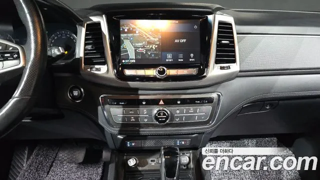 KGM Rexton 2018 thumb 11