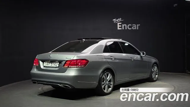 Mercedes-Benz E-Class 2014 thumb 6