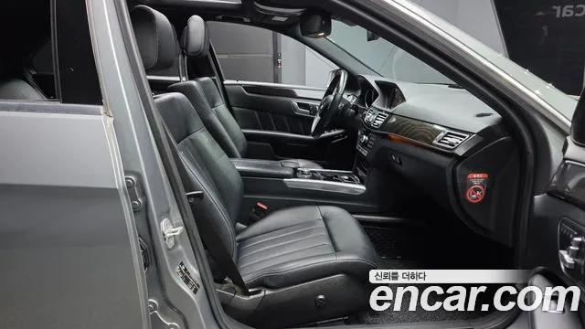 Mercedes-Benz E-Class 2014 thumb 8