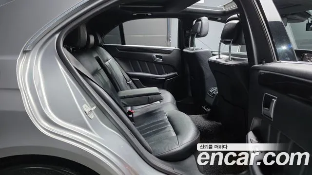 Mercedes-Benz E-Class 2014 thumb 7