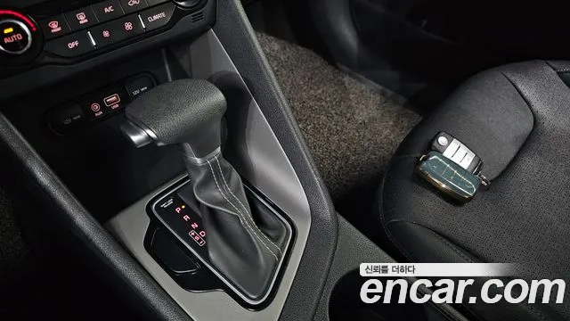 Kia Niro 2016 thumb 12