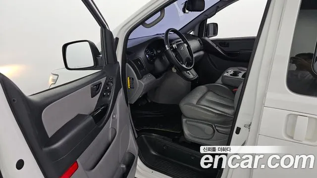 Hyundai Staria 2018 thumb 2