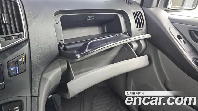 Hyundai Staria 2018 thumb 9