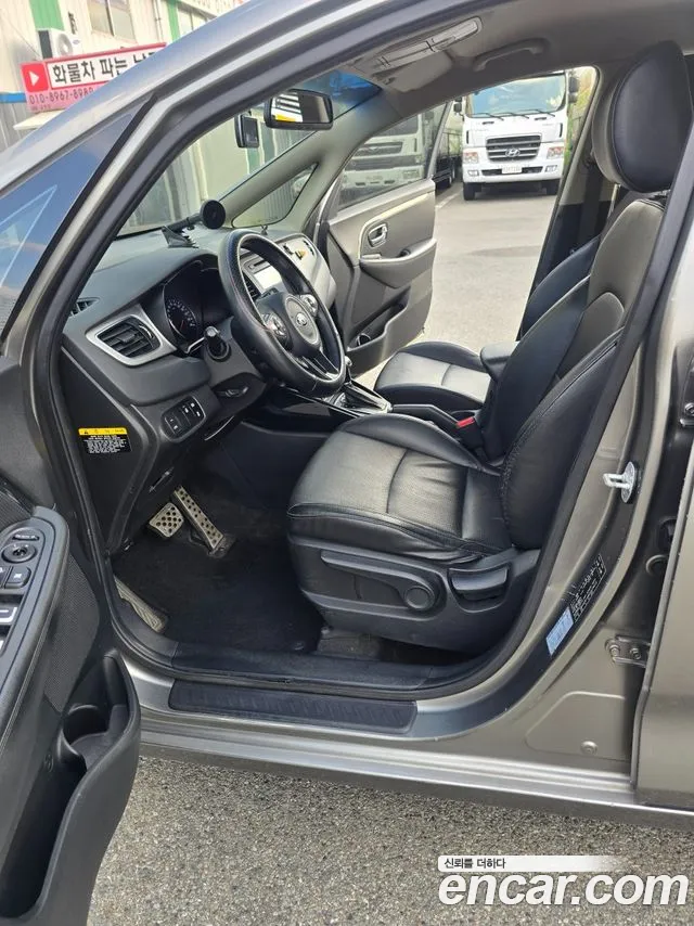 Kia Carens 2013 thumb 8