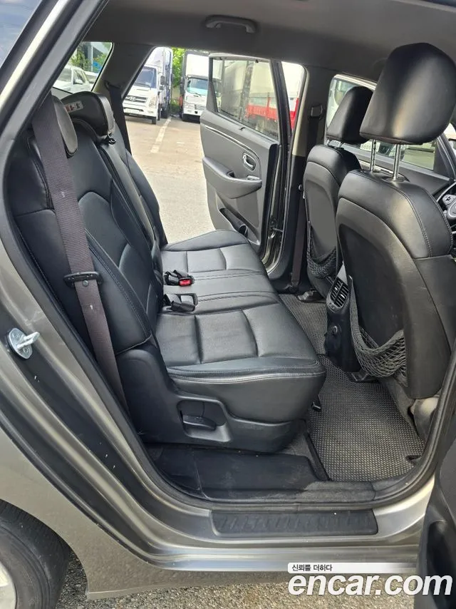 Kia Carens 2013 thumb 10