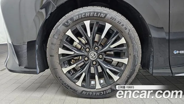 Toyota Alphard 2025 thumb 11