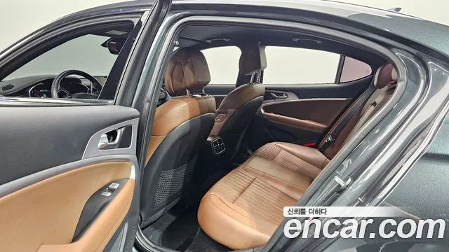 Genesis G70 2019 thumb 11