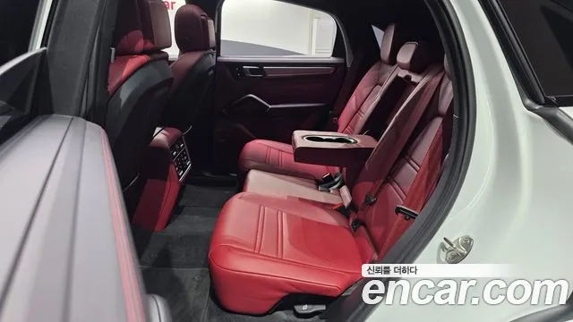 Porsche Cayenne 2023 thumb 4