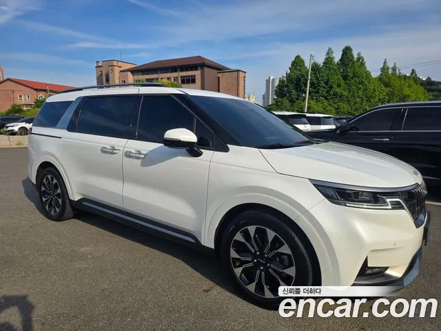 Kia Carnival 2023 thumb 8