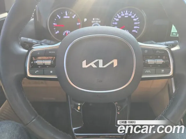 Kia Carnival 2023 thumb 10