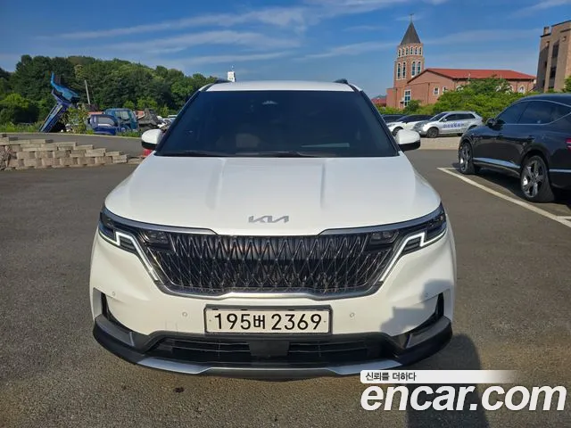 Kia Carnival 2023 thumb 3