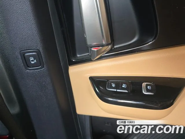 Kia Carnival 2023 thumb 6