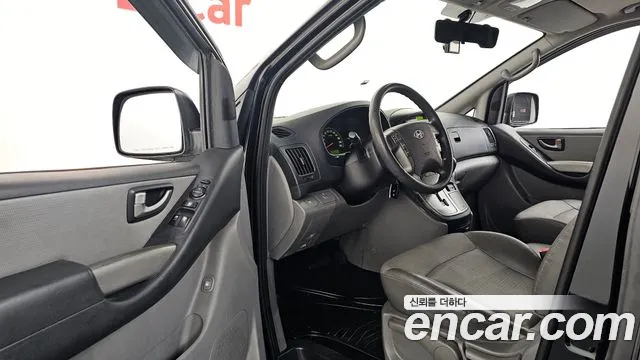 Hyundai Staria 2011 thumb 11