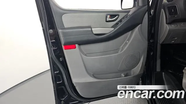 Hyundai Staria 2011 thumb 8