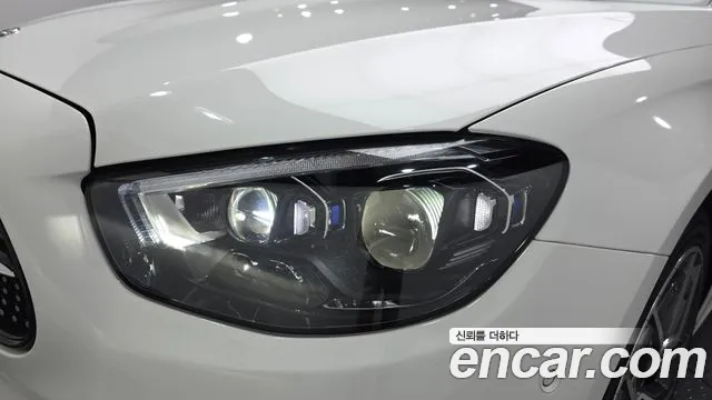 Mercedes-Benz E-Class 2021 thumb 2