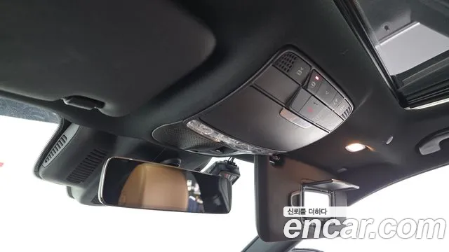 Mercedes-Benz E-Class 2021 thumb 10