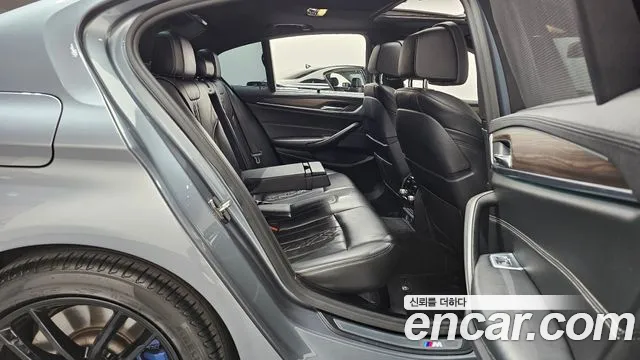 BMW 5 серии 2018 thumb 6