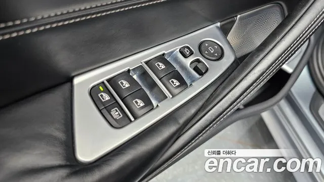 BMW 5 серии 2018 thumb 8