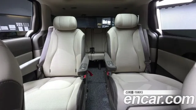 Kia Carnival 2025 thumb 3