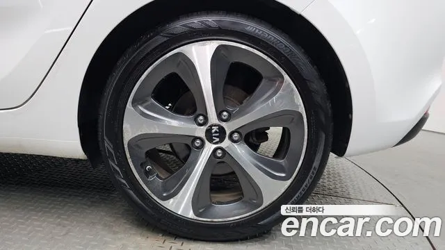 Kia Carens 2013 thumb 6
