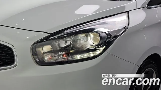 Kia Carens 2013 thumb 7