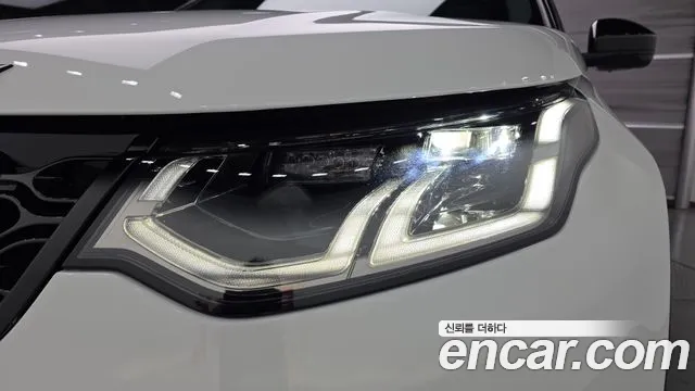 Land Rover Discovery Sport 2026 thumb 12