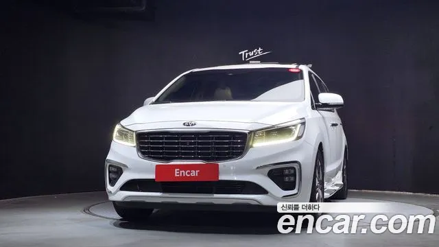 Kia Carnival 2019 thumb 3
