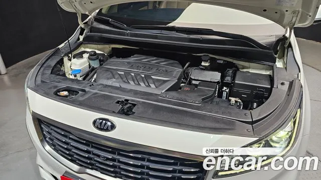 Kia Carnival 2019 thumb 2