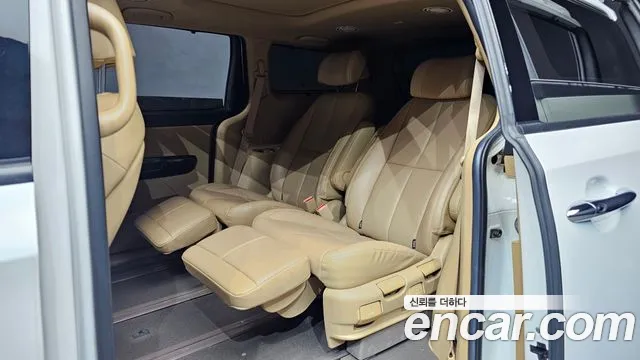 Kia Carnival 2019 thumb 11