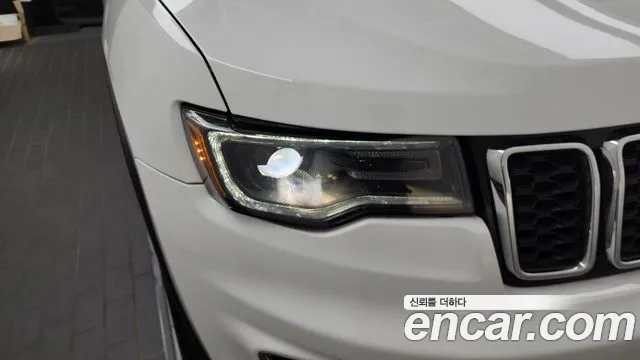 Jeep Grand Cherokee 2019 thumb 3