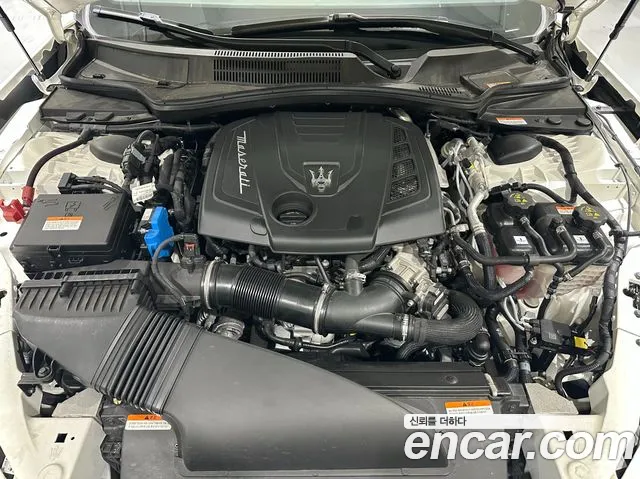Maserati Ghibli 2023 thumb 5