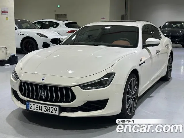 Maserati Ghibli 2023 thumb 9