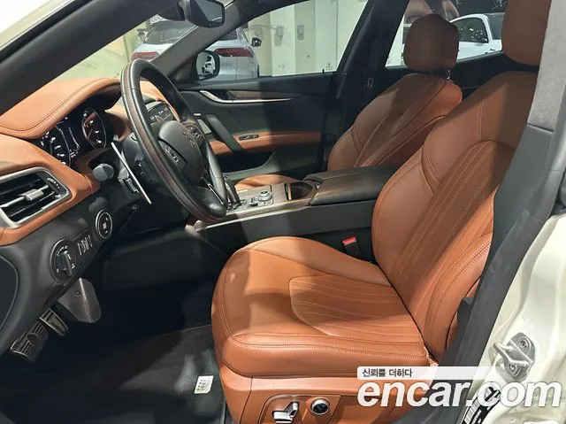 Maserati Ghibli 2023 thumb 10