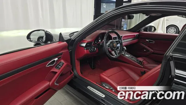 Porsche 911 2019 thumb 3