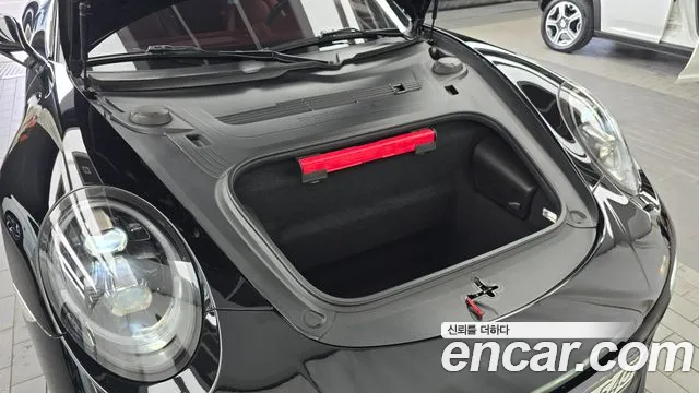 Porsche 911 2019 thumb 11