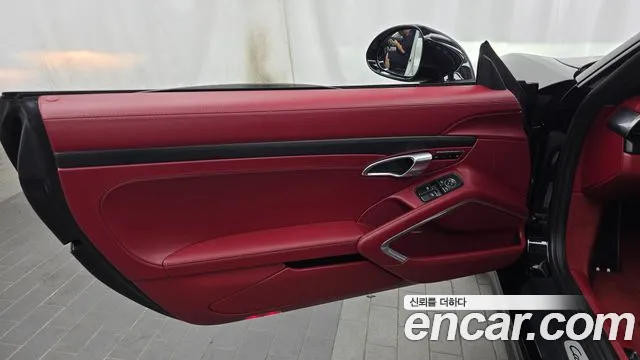 Porsche 911 2019 thumb 4