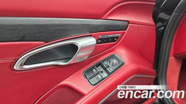 Porsche 911 2019 thumb 10