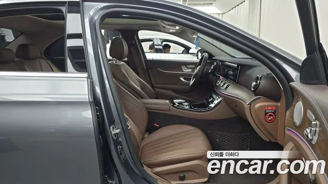 Mercedes-Benz E-Класс 2019 thumb 2