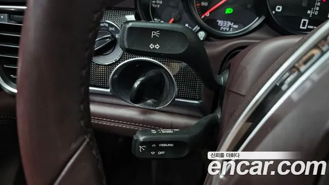 Porsche Panamera 2011 thumb 8