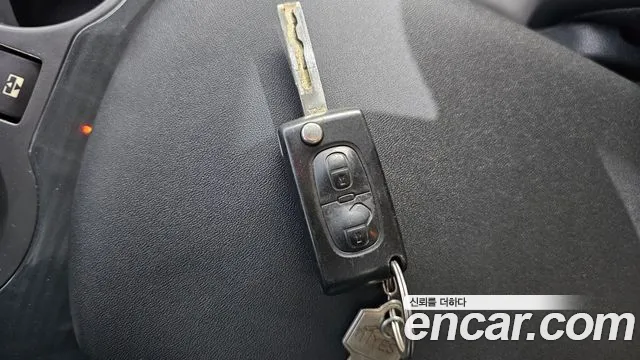 Peugeot 3008 2014 thumb 9