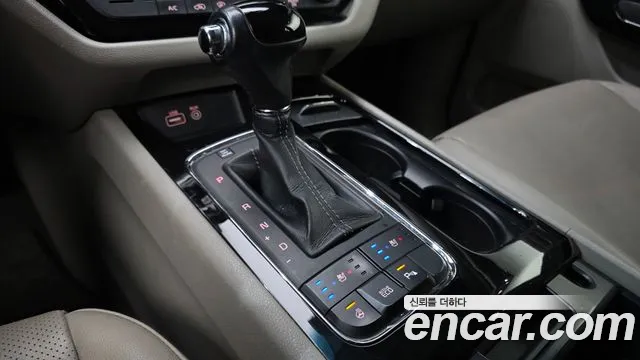 Kia Carnival 2015 thumb 3