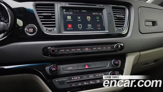 Kia Carnival 2015 thumb 5