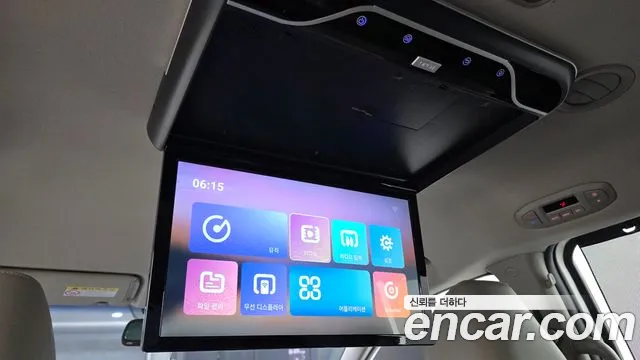 Kia Carnival 2015 thumb 6